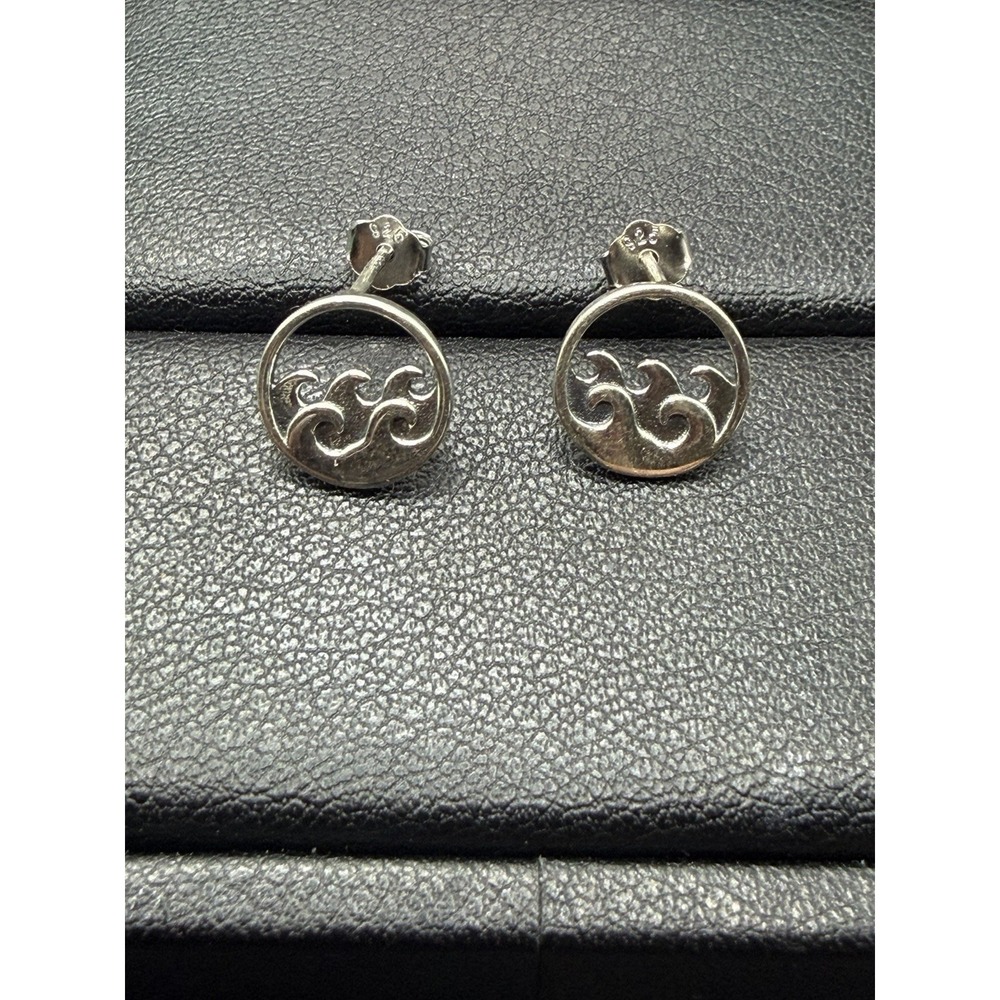 New Condition Sterling Silver Ocean Waves Stud Earrings 925 J18